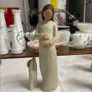 Set of 2 vintage Willow Tree Figurines  - Mother and Child in Cream